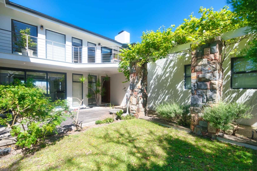 4 Bedroom Property for Sale in Fernkloof Estate Western Cape